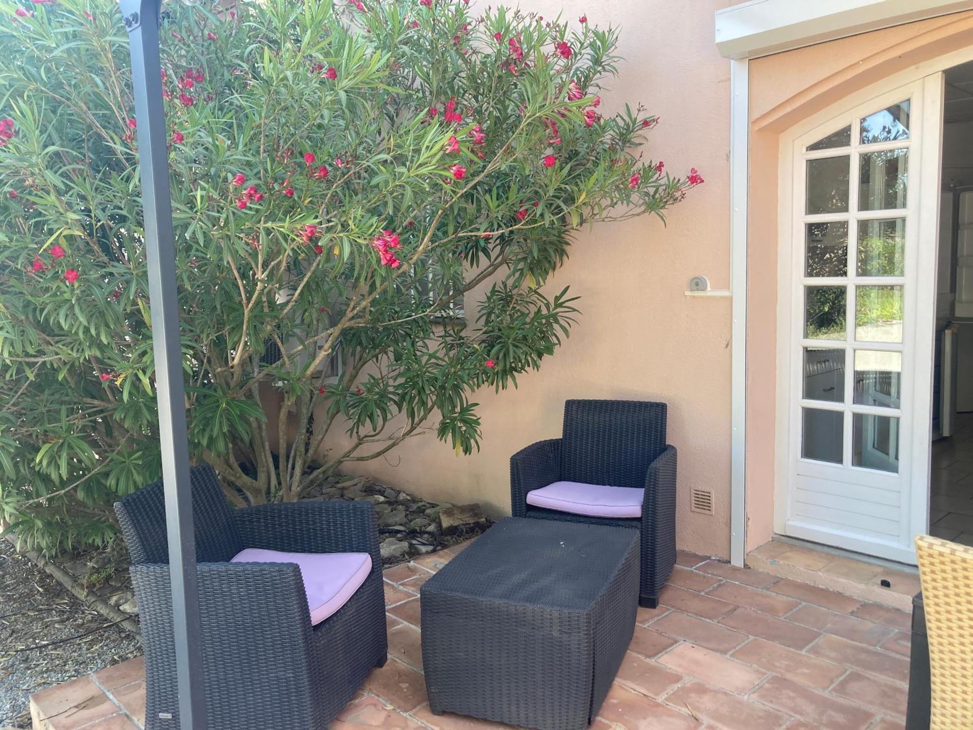 Les Bougainvillees De Camargue Villetelle Δωμάτιο φωτογραφία
