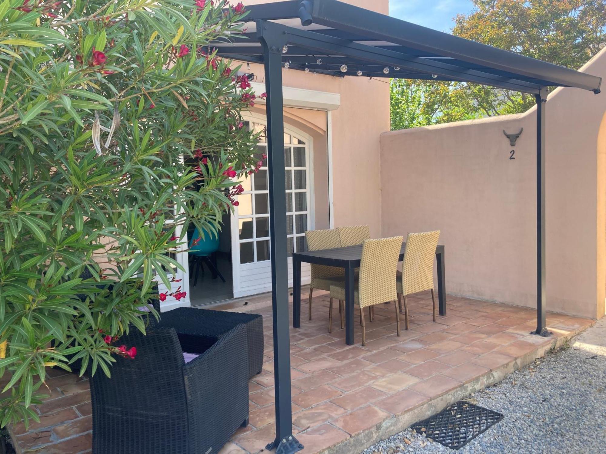 Les Bougainvillees De Camargue Villetelle Δωμάτιο φωτογραφία